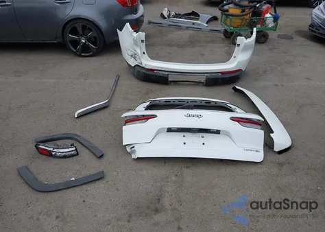 2022 Jeep Grand Cherokee L Limited 4X2 z USA, uszkodzony, nr VIN 1C4RJJBGXN8567118